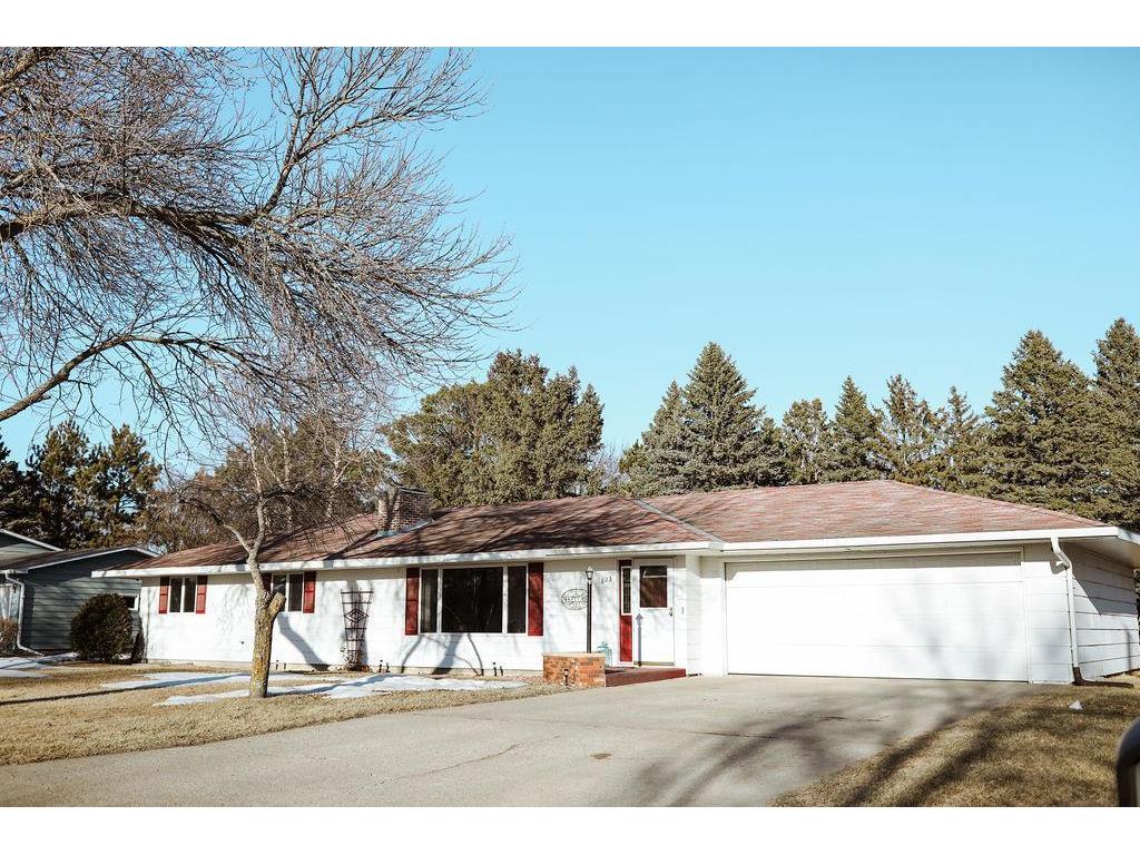 823 4th Avenue SW Perham MN 56573 6710653 image1