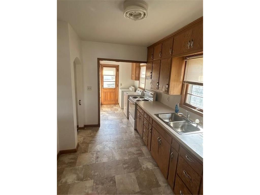 823 Columbus Avenue Westbrook MN 56183 7038398 image9