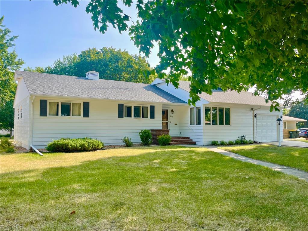 823 E Meadow Lane, Redwood Falls, MN, 56283 MLS 6402587 Edina Realty