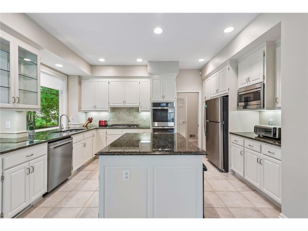 823 Hidden Meadow Trail Eagan MN 55123 7089888 image3