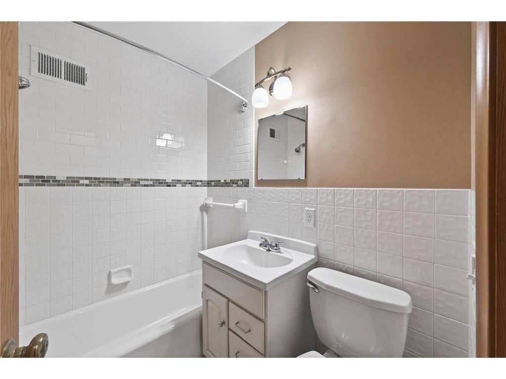8231 Emerson Avenue S Bloomington MN 55420 7069578 image18