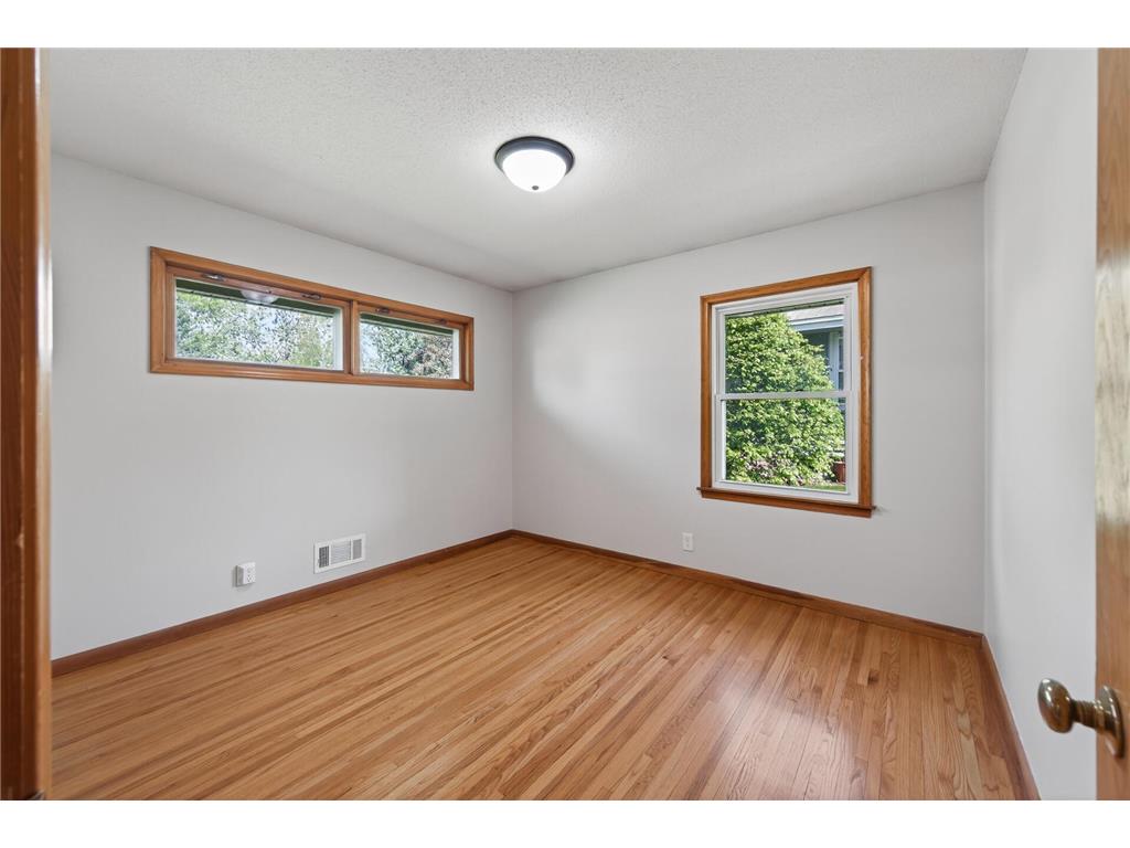8231 Emerson Avenue S Bloomington MN 55420 7069578 image24