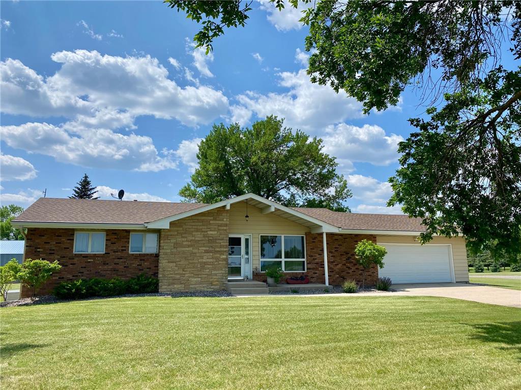 82341 County Road 5, Bird Island, MN, 55310 MLS 6386037 Edina Realty