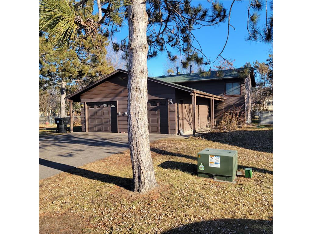 8236 Douglas Circle N Brooklyn Park MN 55443 6493078 image1