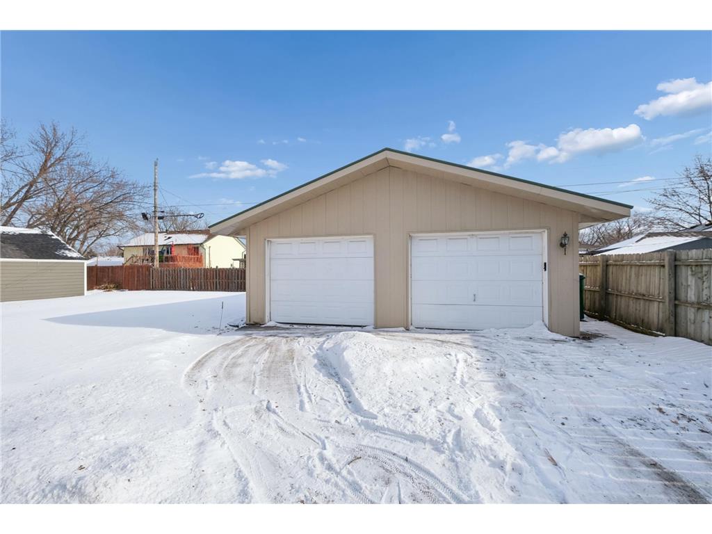 8237 1st Avenue S Bloomington MN 55420 7009446 image11