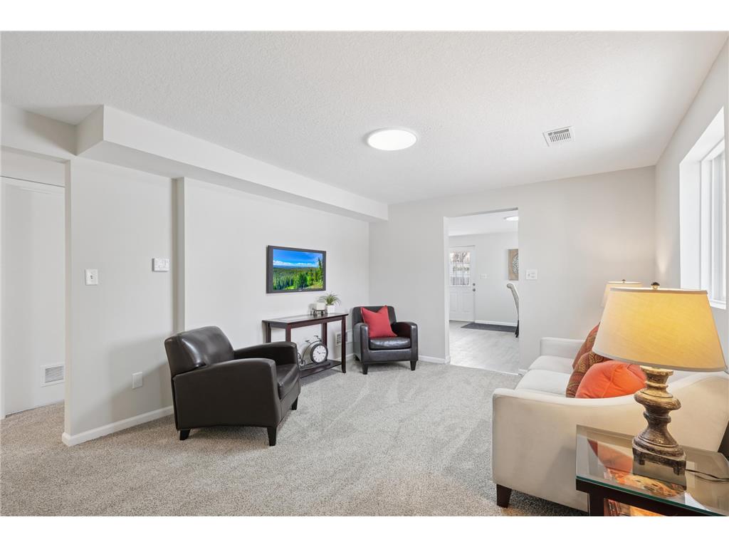 8237 1st Avenue S Bloomington MN 55420 7009446 image2