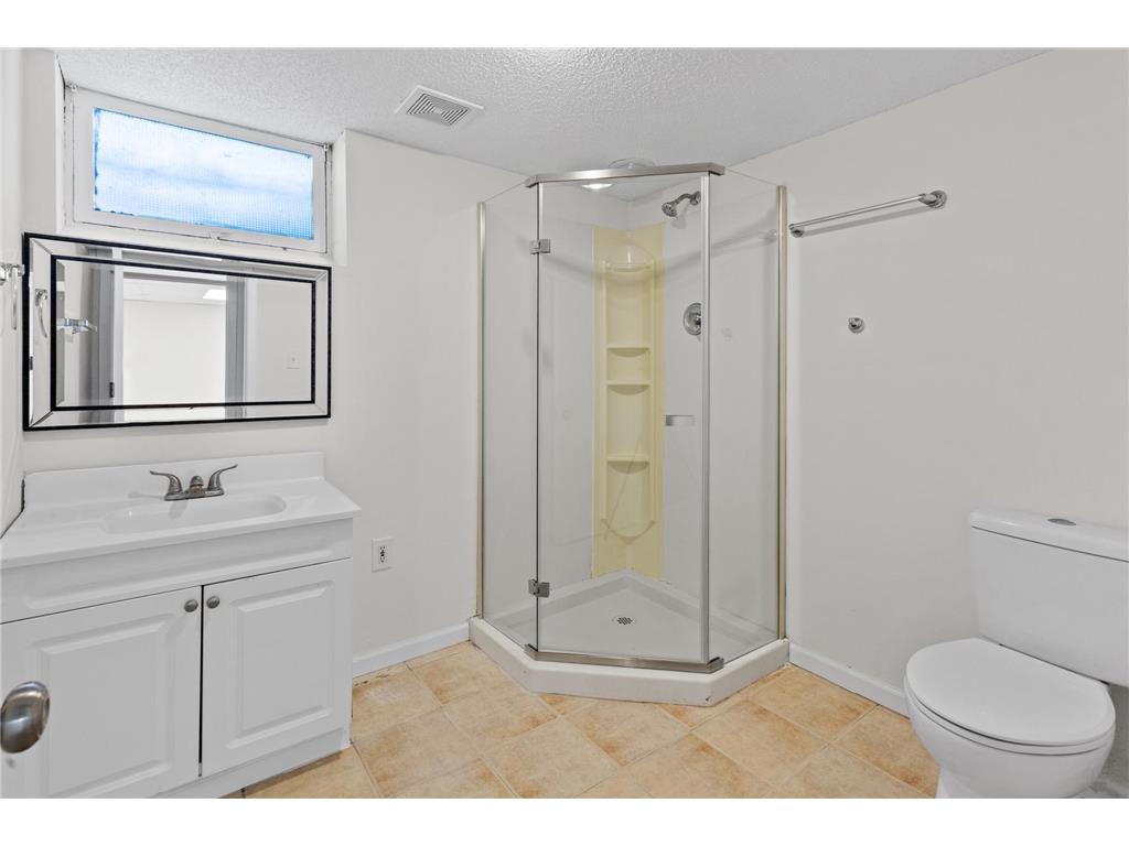 8237 Pillsbury Avenue S Bloomington MN 55420 7013953 image19