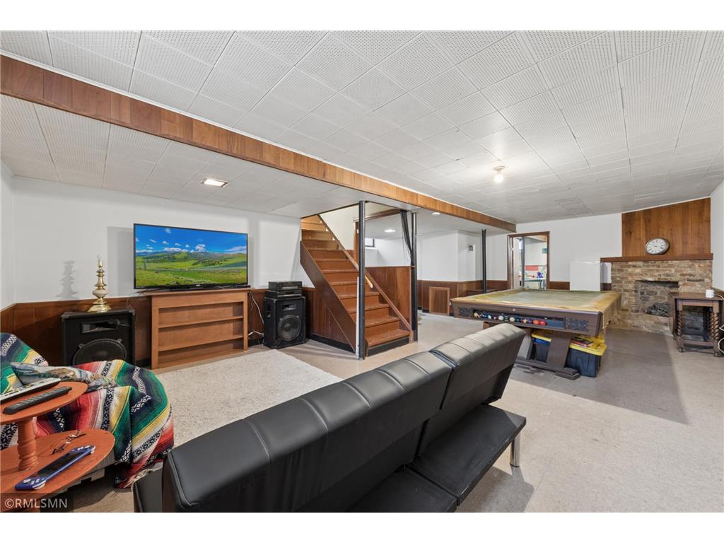 8238 Oakland Avenue S Bloomington MN 55420 7032677 image17