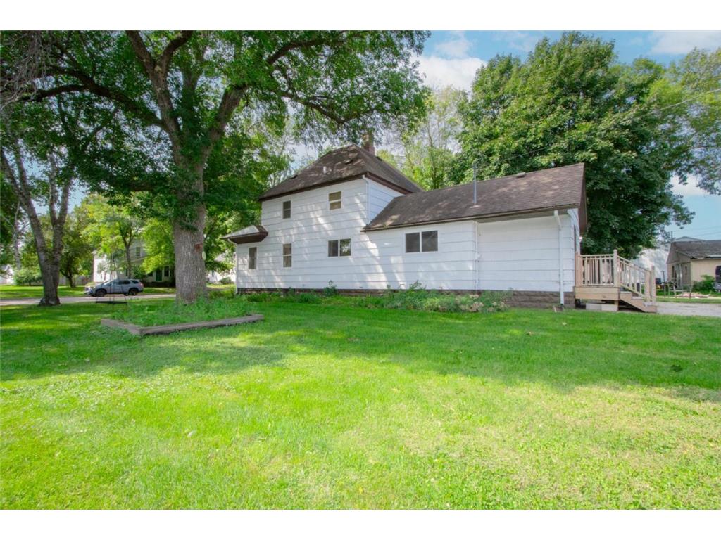 824 4th Street Nicollet MN 56074 6785564 image3