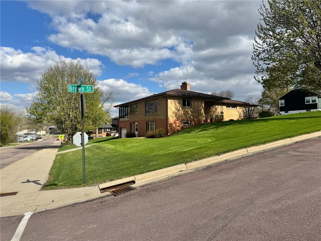 824 Brown Street Jackson MN 56143 7066248 image2