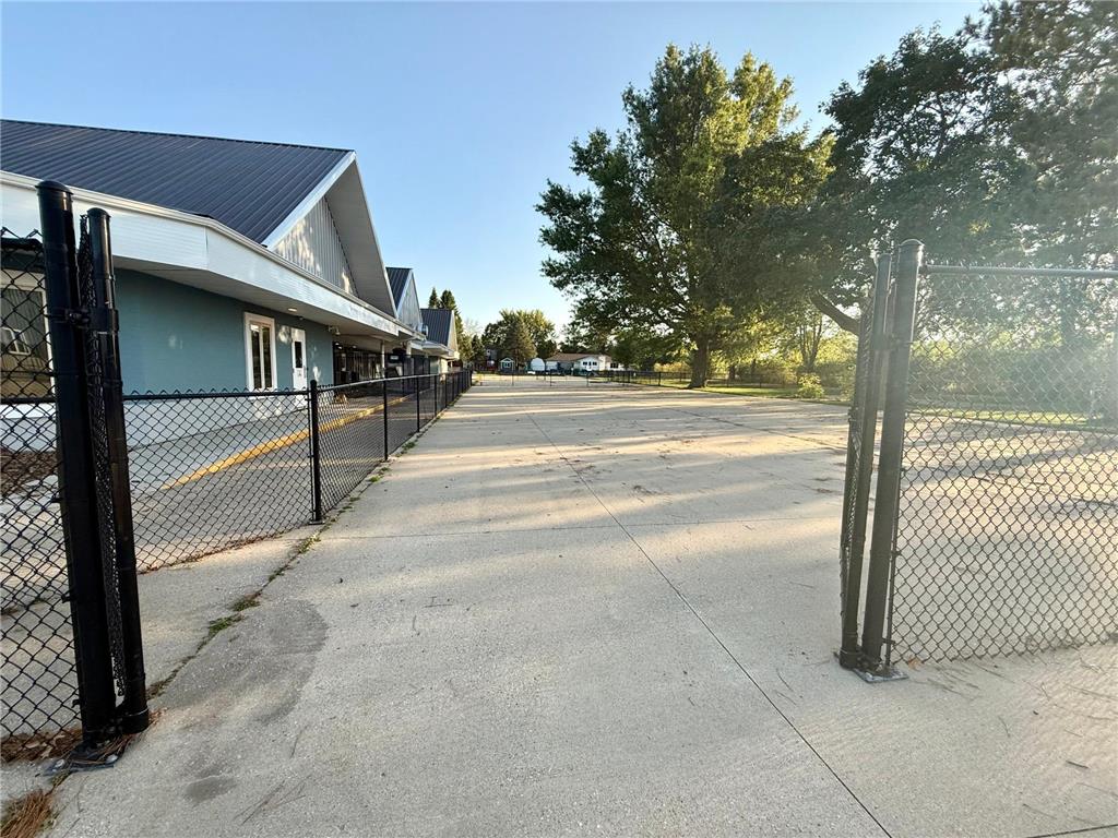 824 Center Avenue N Blooming Prairie MN 55917 6795299 image118