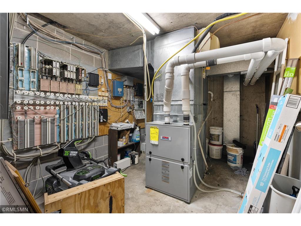 824 S Hastings Way Eau Claire WI 54701 6742152 image24