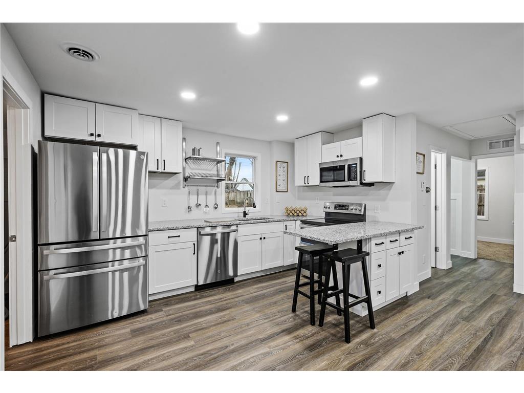 8242 Bloomington Avenue S Bloomington MN 55425 6705840 image1