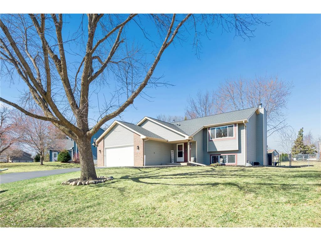 8247 Peony Lane N Maple Grove MN 55311 7049271 image1