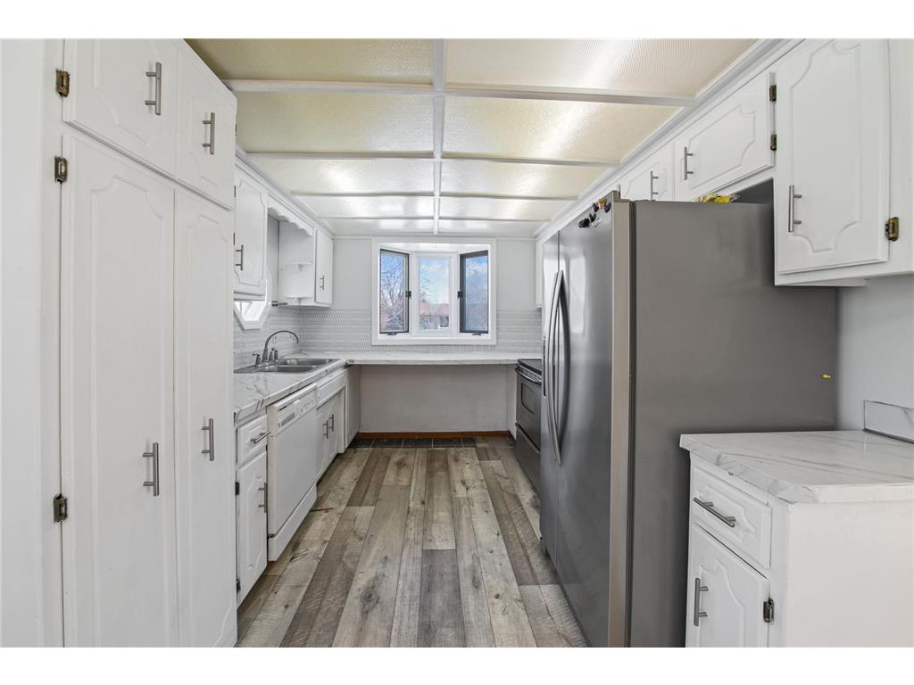 8249 Irving Avenue N Brooklyn Park MN 55444 7040597 image4