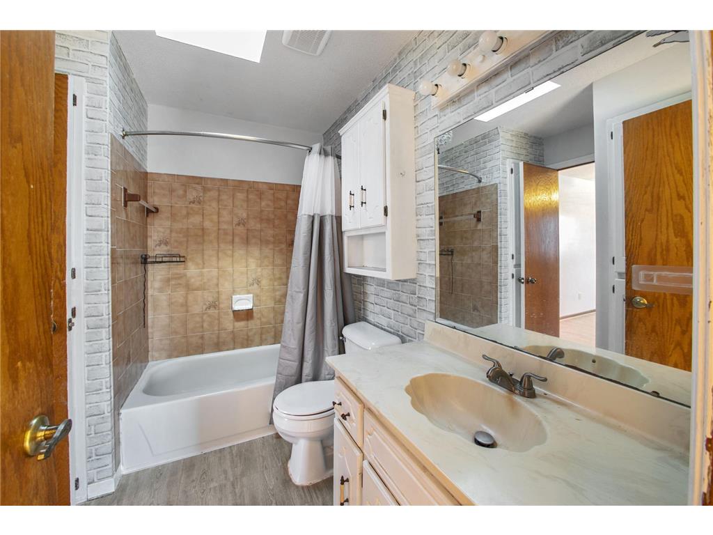 8249 Irving Avenue N Brooklyn Park MN 55444 7040597 image6