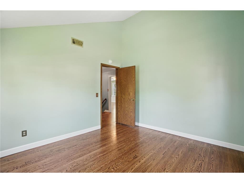 825 14th Street E Glencoe MN 55336 7059914 image31
