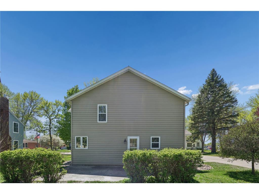 825 14th Street E Glencoe MN 55336 7059914 image42