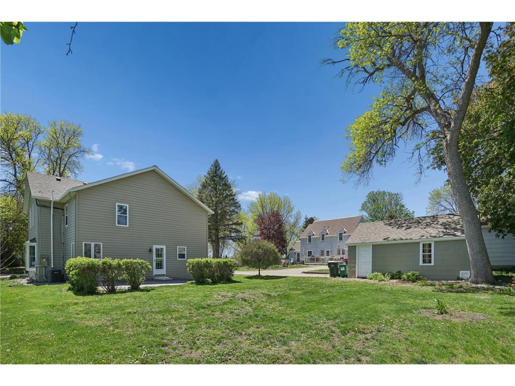 825 14th Street E Glencoe MN 55336 7059914 image44