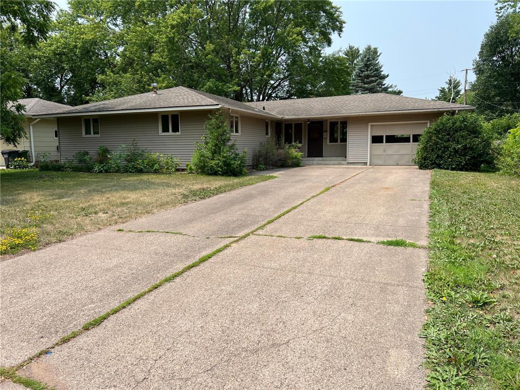 825 8th, Pine City, MN 55063 MLS 6403565 Edina Realty