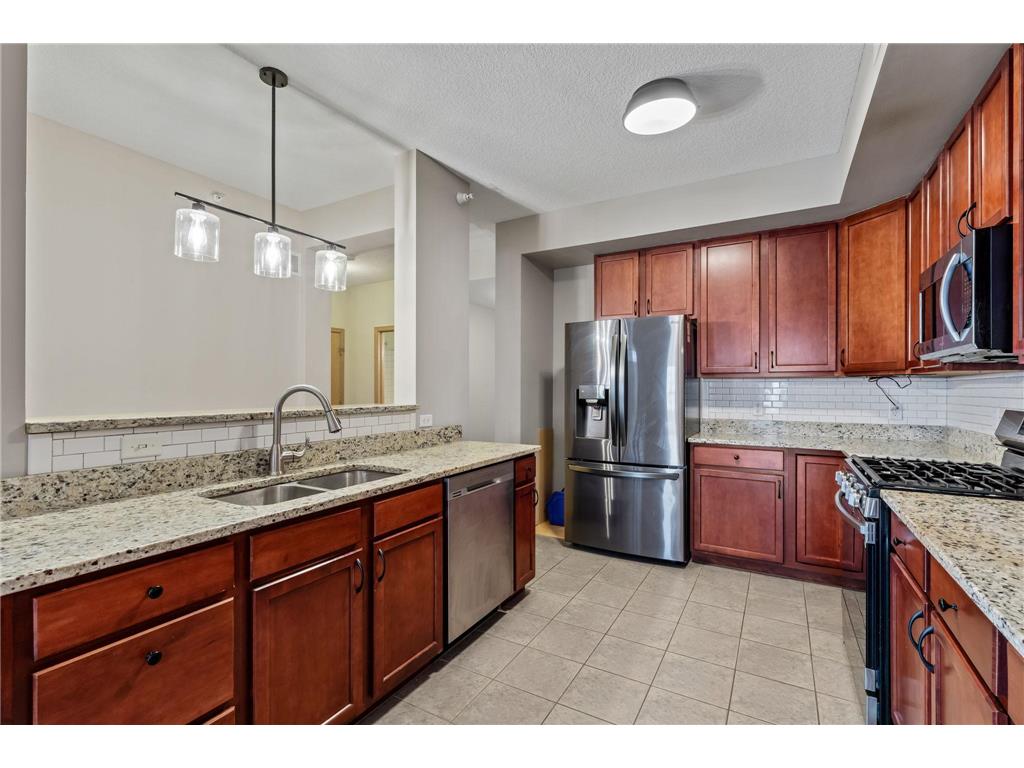 825 Berry Street #103 Saint Paul MN 55114 7064221 image16