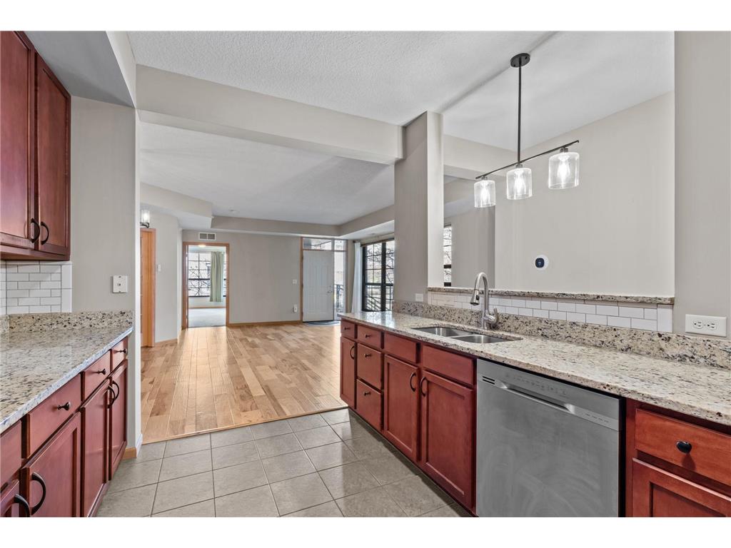 825 Berry Street #103 Saint Paul MN 55114 7064221 image17