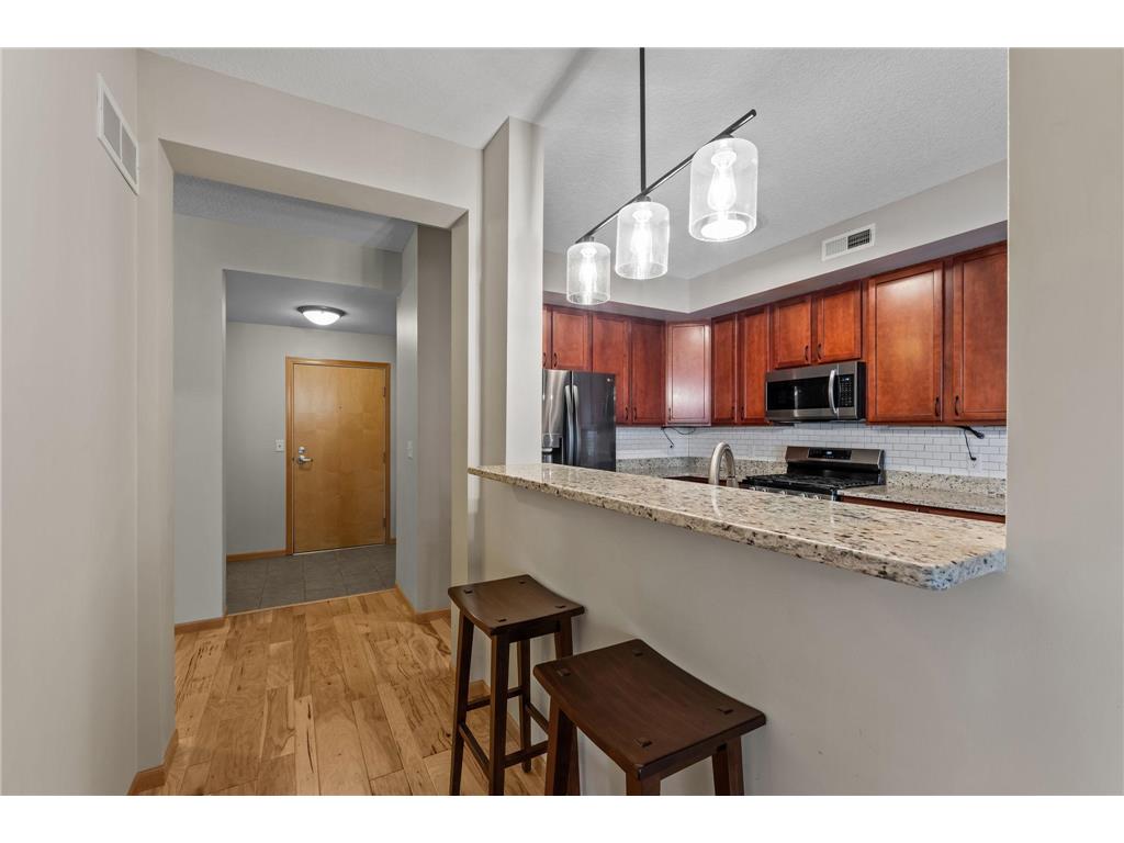 825 Berry Street #103 Saint Paul MN 55114 7064221 image20