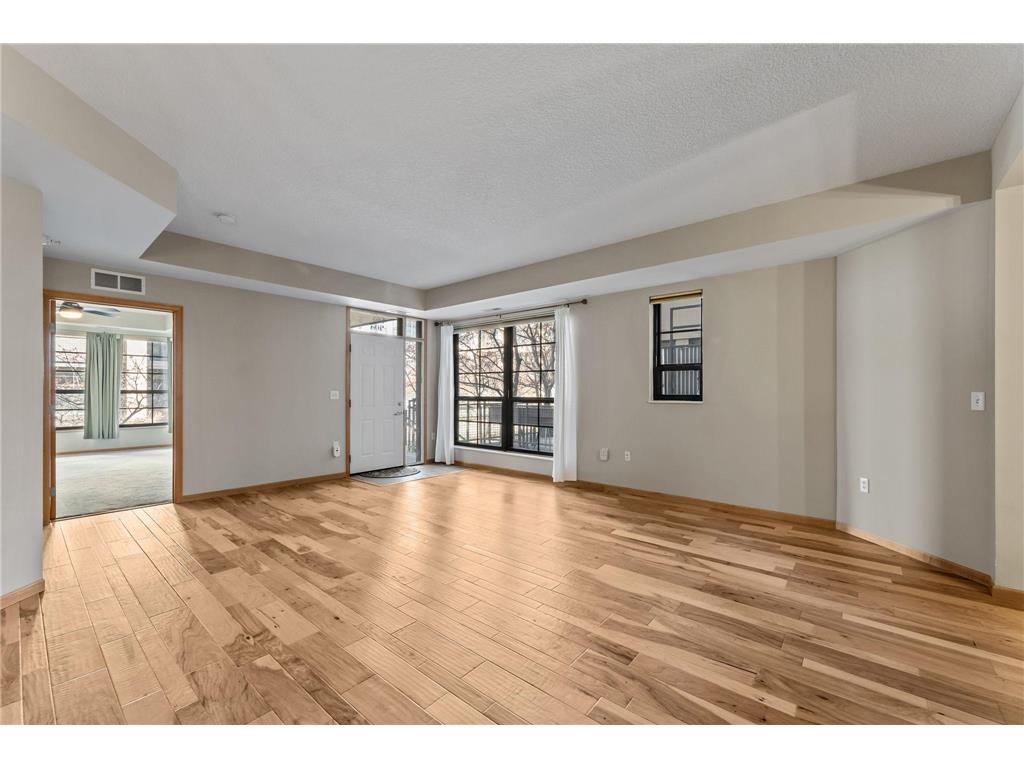 825 Berry Street #103 Saint Paul MN 55114 7064221 image3