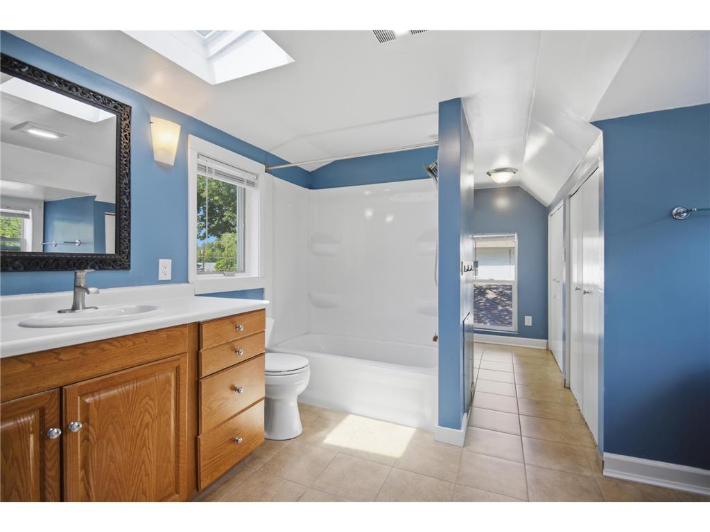 825 E Center Street Rochester MN 55904 7087161 image28