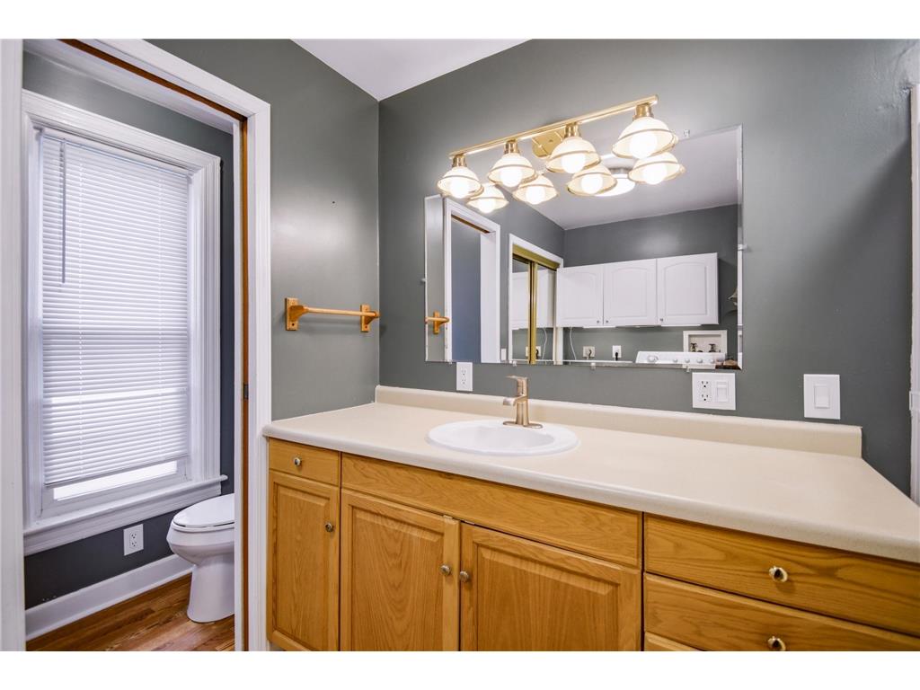 825 E Center Street Rochester MN 55904 7087161 image9
