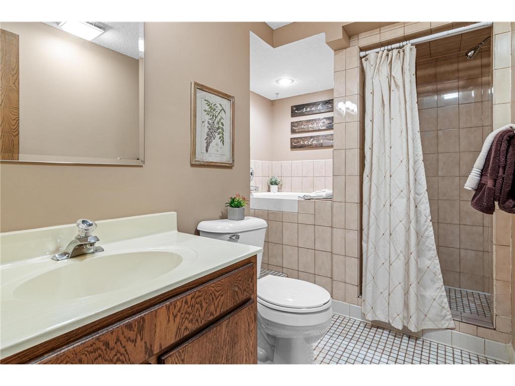 825 Martha Lake Court Shoreview MN 55126 7081572 image20