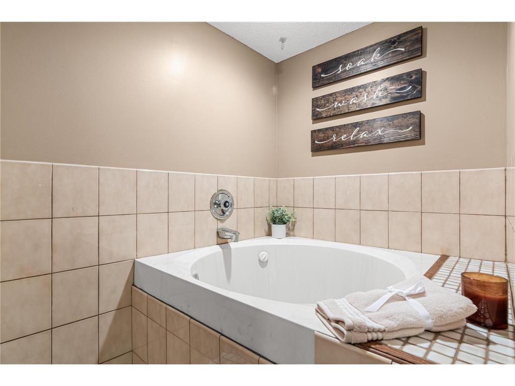 825 Martha Lake Court Shoreview MN 55126 7081572 image21