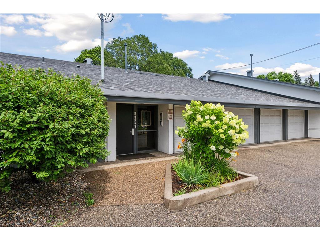 8252 Fremont Avenue S #A Bloomington MN 55420 6696772 image1