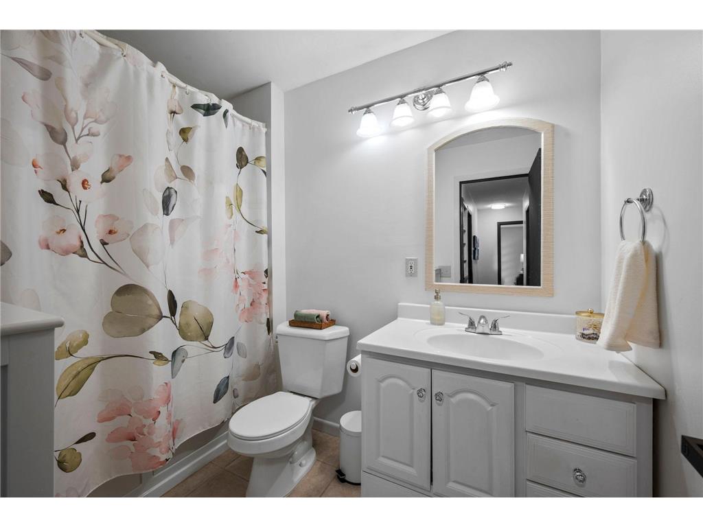 8254 38th Street N Lake Elmo MN 55042 7062973 image36