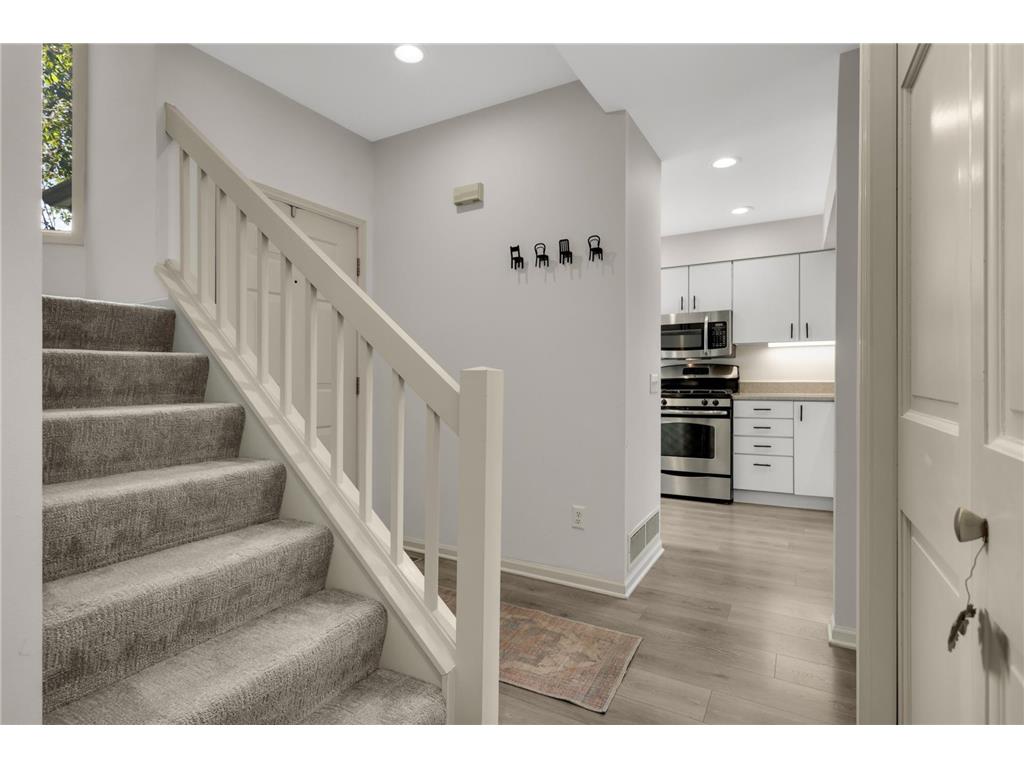 826 Summit Avenue Minneapolis MN 55403 7080705 image17