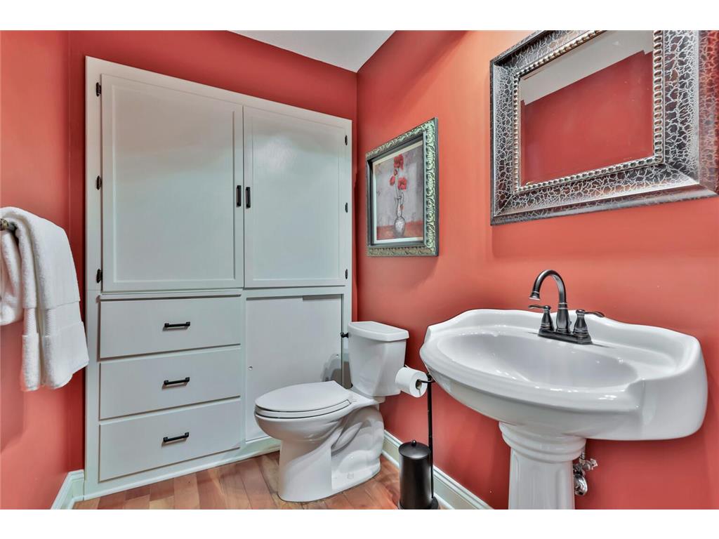 8264 Kingslee Road Bloomington MN 55438 7098775 image20