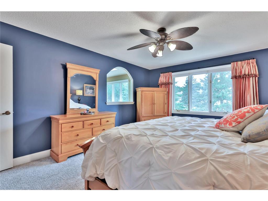 8264 Kingslee Road Bloomington MN 55438 7098775 image22
