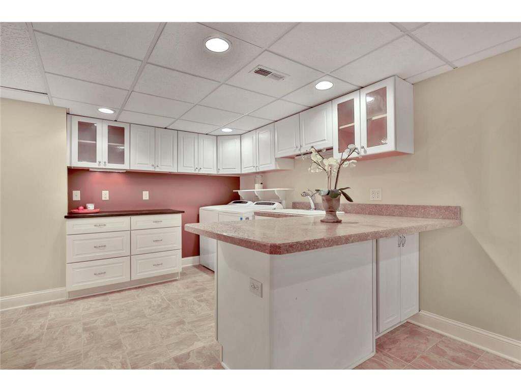 8264 Kingslee Road Bloomington MN 55438 7098775 image27