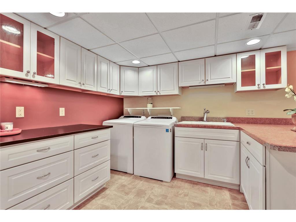 8264 Kingslee Road Bloomington MN 55438 7098775 image28