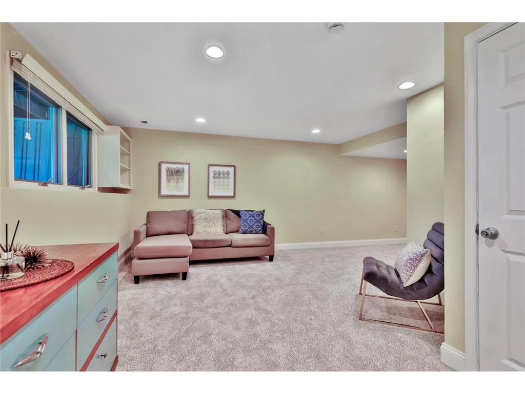 8264 Kingslee Road Bloomington MN 55438 7098775 image32