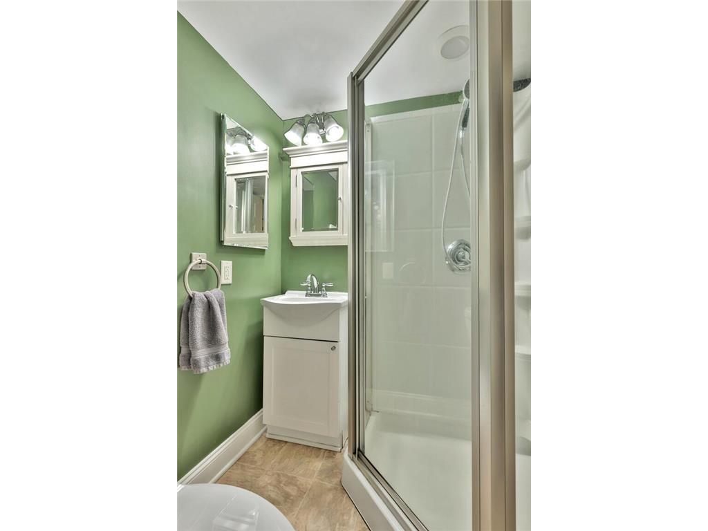 8264 Kingslee Road Bloomington MN 55438 7098775 image35