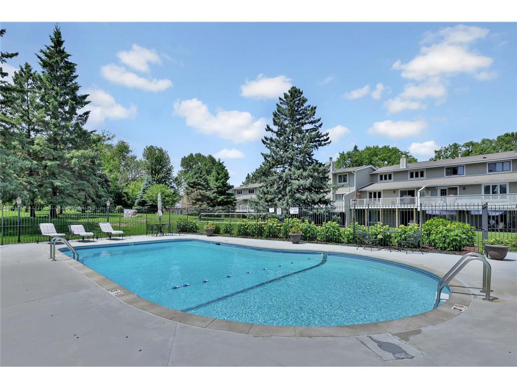 8264 Kingslee Road Bloomington MN 55438 7098775 image37