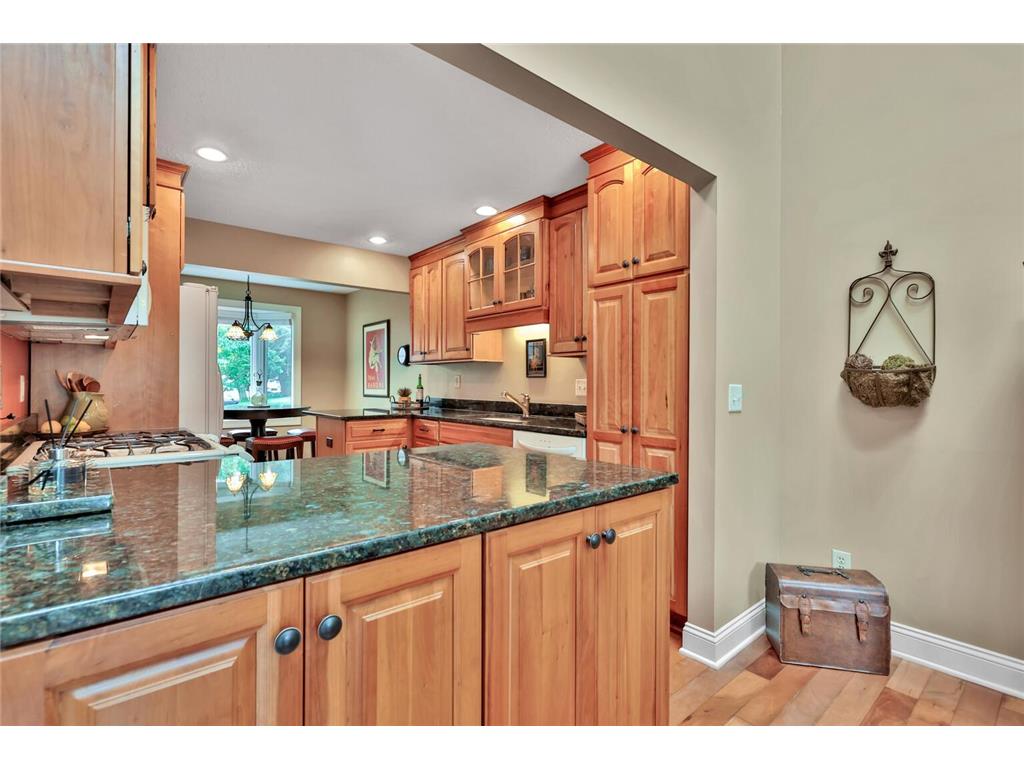 8264 Kingslee Road Bloomington MN 55438 7098775 image7