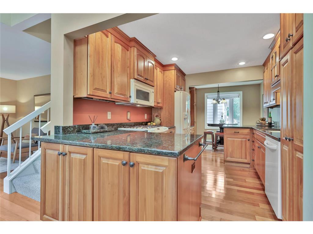 8264 Kingslee Road Bloomington MN 55438 7098775 image8