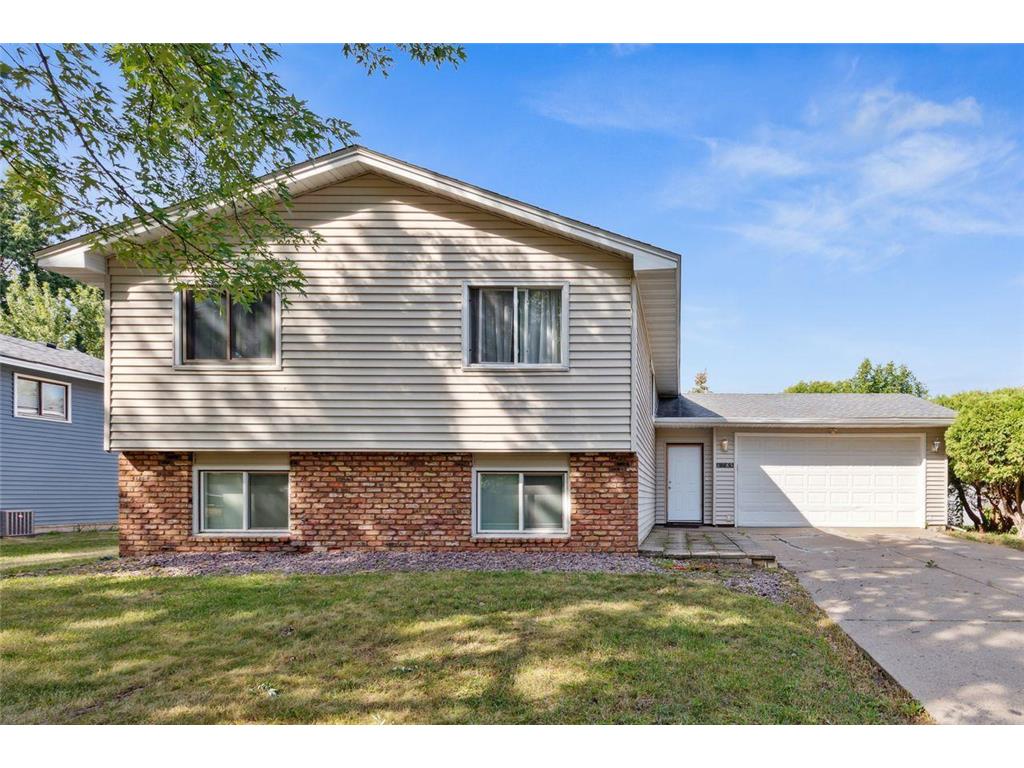 8265 Logan Avenue N Brooklyn Park MN 55444 6429562 image1