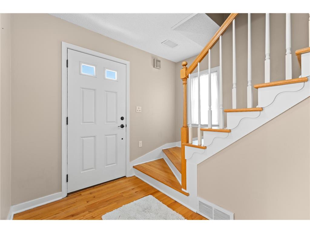 827 10 1/2 Street SW Rochester MN 55902 7067316 image3