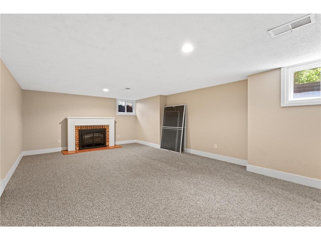 827 10 1/2 Street SW Rochester MN 55902 7067316 image30