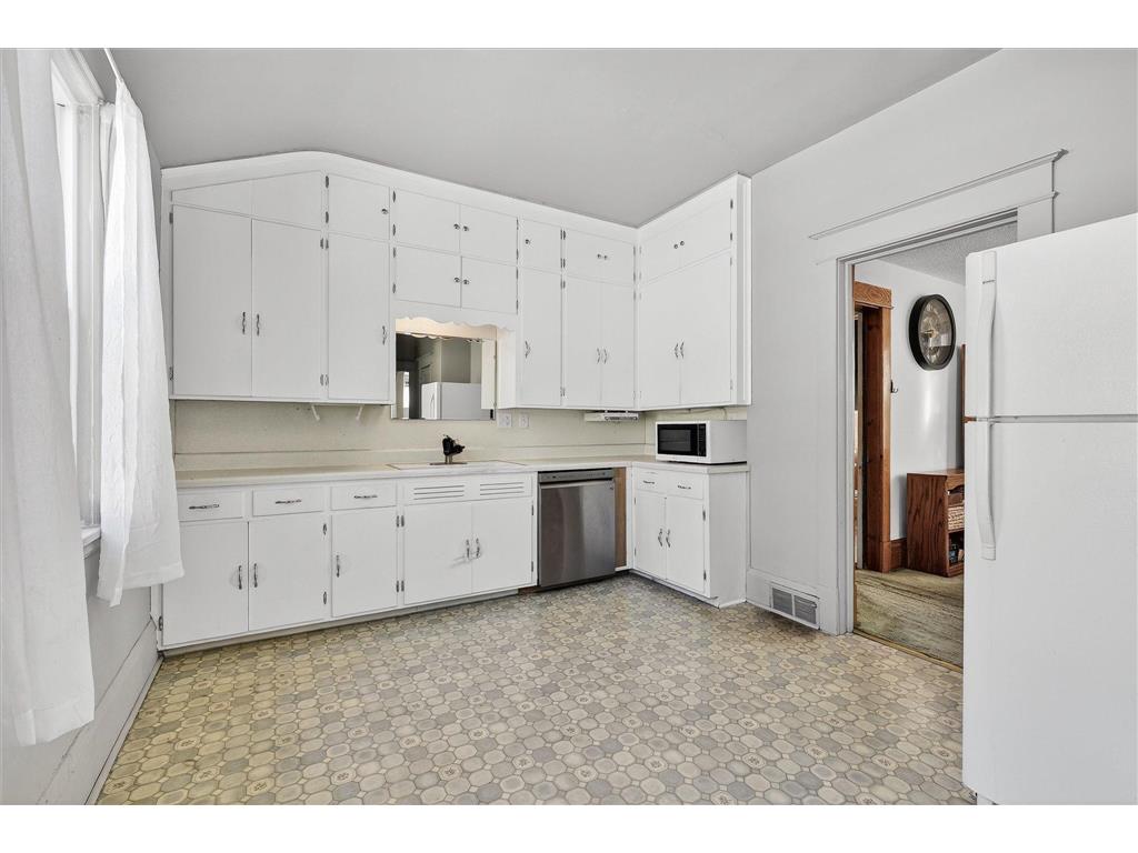 827 Lafond Avenue Saint Paul MN 55104 7074707 image12