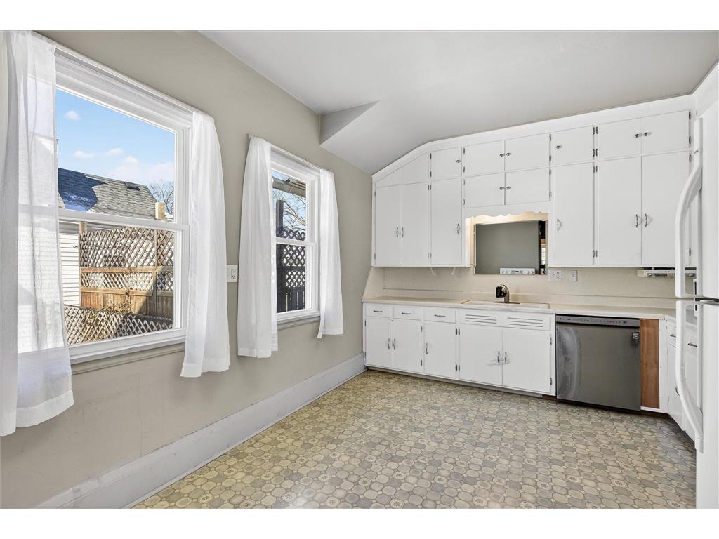 827 Lafond Avenue Saint Paul MN 55104 7074707 image13