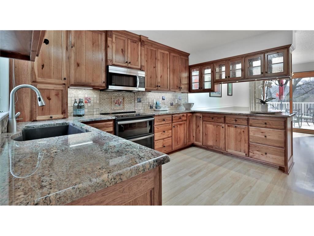 8276 Kingslee Road Bloomington MN 55438 7013348 image1